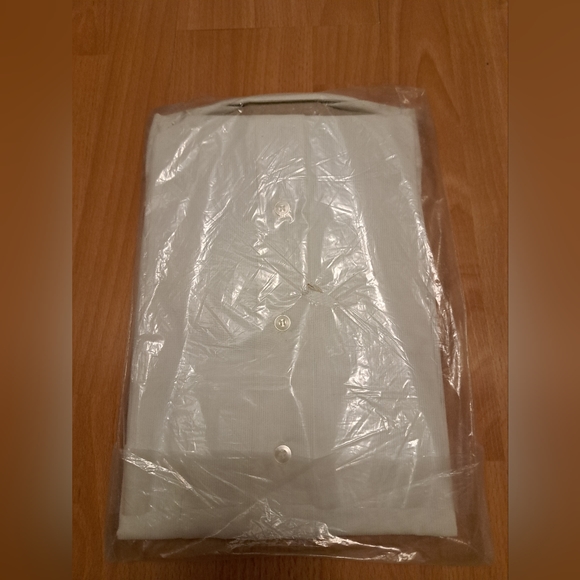 Vintage Van Heusen dress shirt - Picture 3 of 3